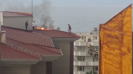 Belediye binasında yangın paniğe neden oldu