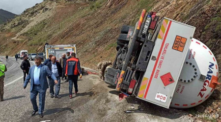 Bitlis'te yakt dolu tr devrildi