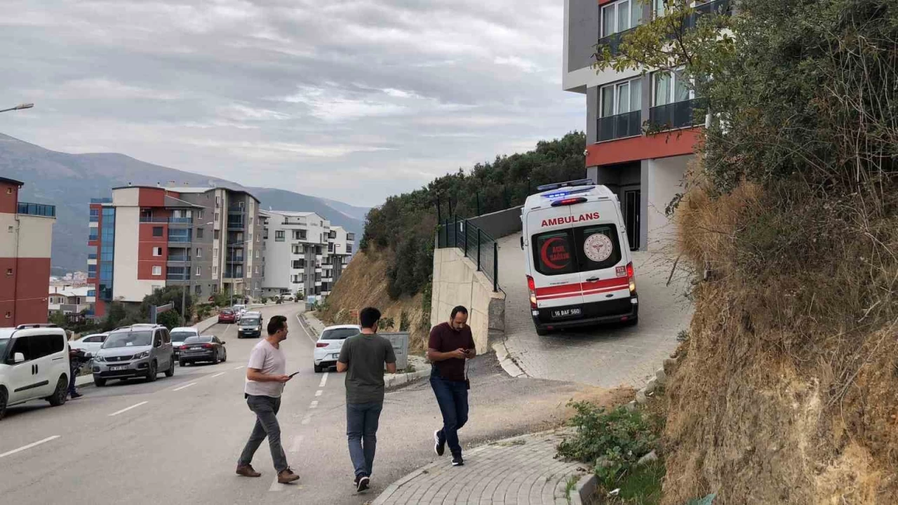 Bursa'da bir ahs ayrlmak zere olduu eini vurdu