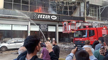 Bursa'da mobilya fabrikası alevlere teslim oldu