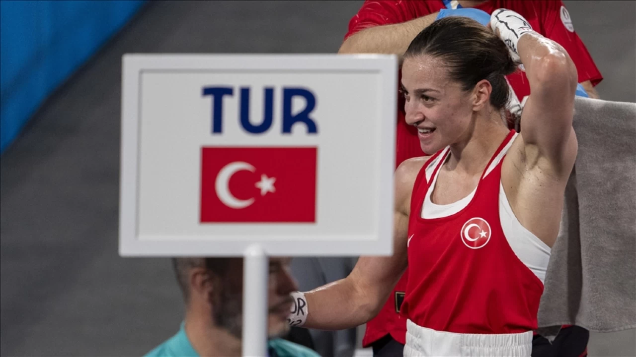 Buse Naz gümüş madalya kazandı