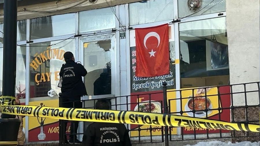 Çayevine pompalı tüfekle ateş açıp kaçtılar