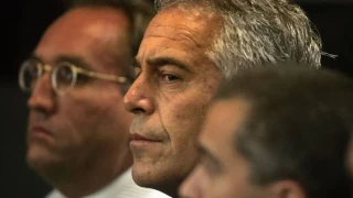 Epstein dosyalarının açılması tiyatro mu?