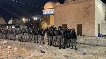 İsrail, Mescid-i Aksa'ya yine saldırdı