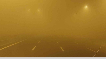 İstanbul-Tekirdağ yolu sise teslim: Göz gözü görmüyor