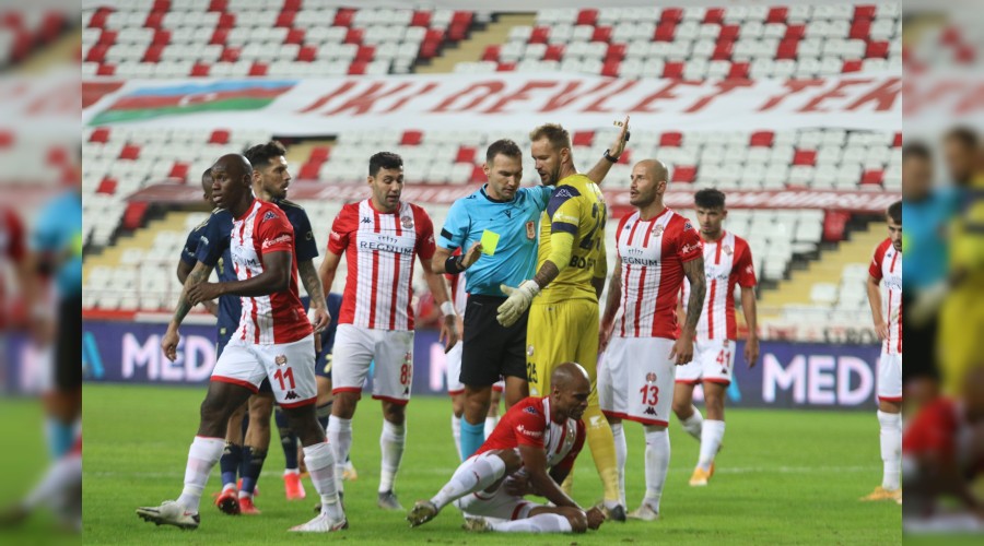 Kırmızı kart alışkanlık yaptı