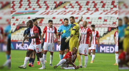 Kırmızı kart alışkanlık yaptı