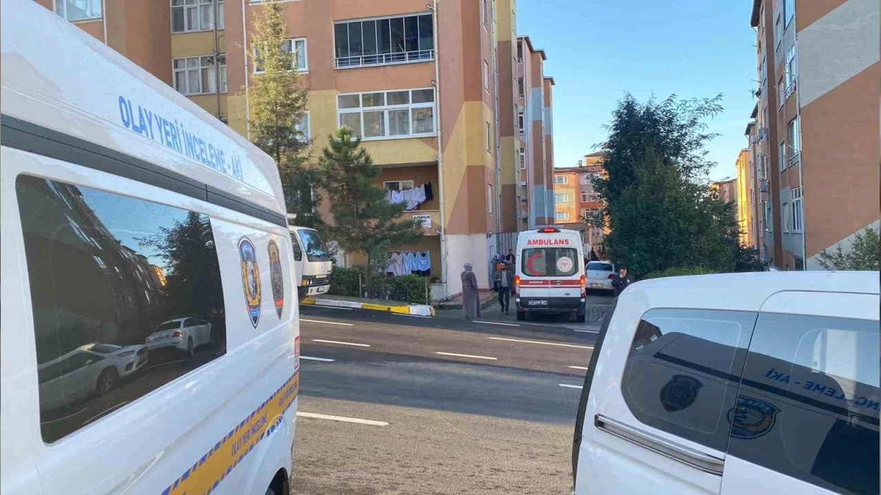 Kocaeli'nde bir şahıs karısını öldürdü, oğlunu yaraladı