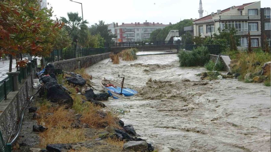 Lapseki'de saanak ya etkili oldu