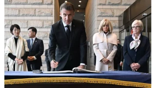 Macron 'iki arada bir derede' kalmaktan hoşnut değil