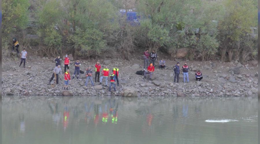 Oltasını kurtarmak isterken canından oldu