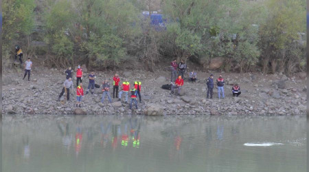 Oltasını kurtarmak isterken canından oldu