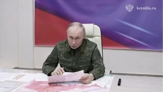 Putin, askeri niformas ile Ukrayna ordusuyla atmalarn srd Kursk blgesine geldi