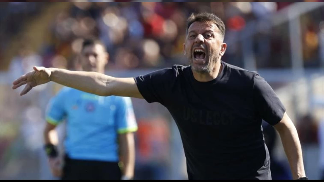 Rakip futbolcuya kafa attı, işinden oldu