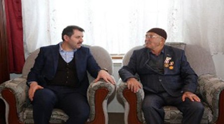 Rumların bükemediği bileği korona büktü