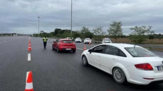 Sakarya'da bir ayda 897 araç ve 242 sürücü trafikten men edildi