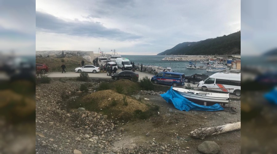 Sinop'ta balıkçı teknesi battı