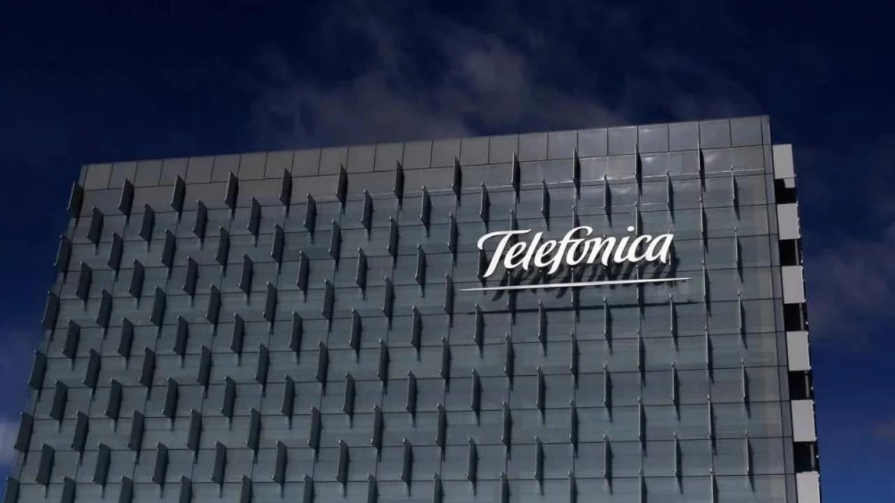 Telefonica 5 bin 124 alann iten karma karar ald