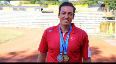 Tenisteki başarısını atletizme de taşıdı