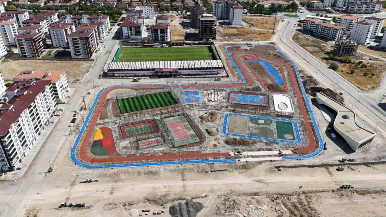 "Vatandaşlarımızın yüzünü, spor yatırımlarımızla da güldürmeye devam edeceğiz"