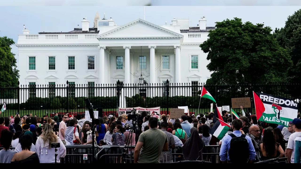 Washington'da binlerce göstericiden Biden'a uyarı