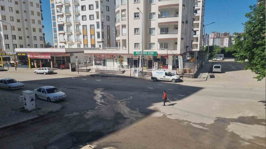 Adana'da korkutan deprem