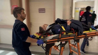 Adıyaman'da otomobiller çarpıştı: 3 infaz koruma memuru yaralandı