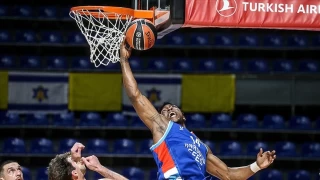 Anadolu Efes'e Fransz rakip