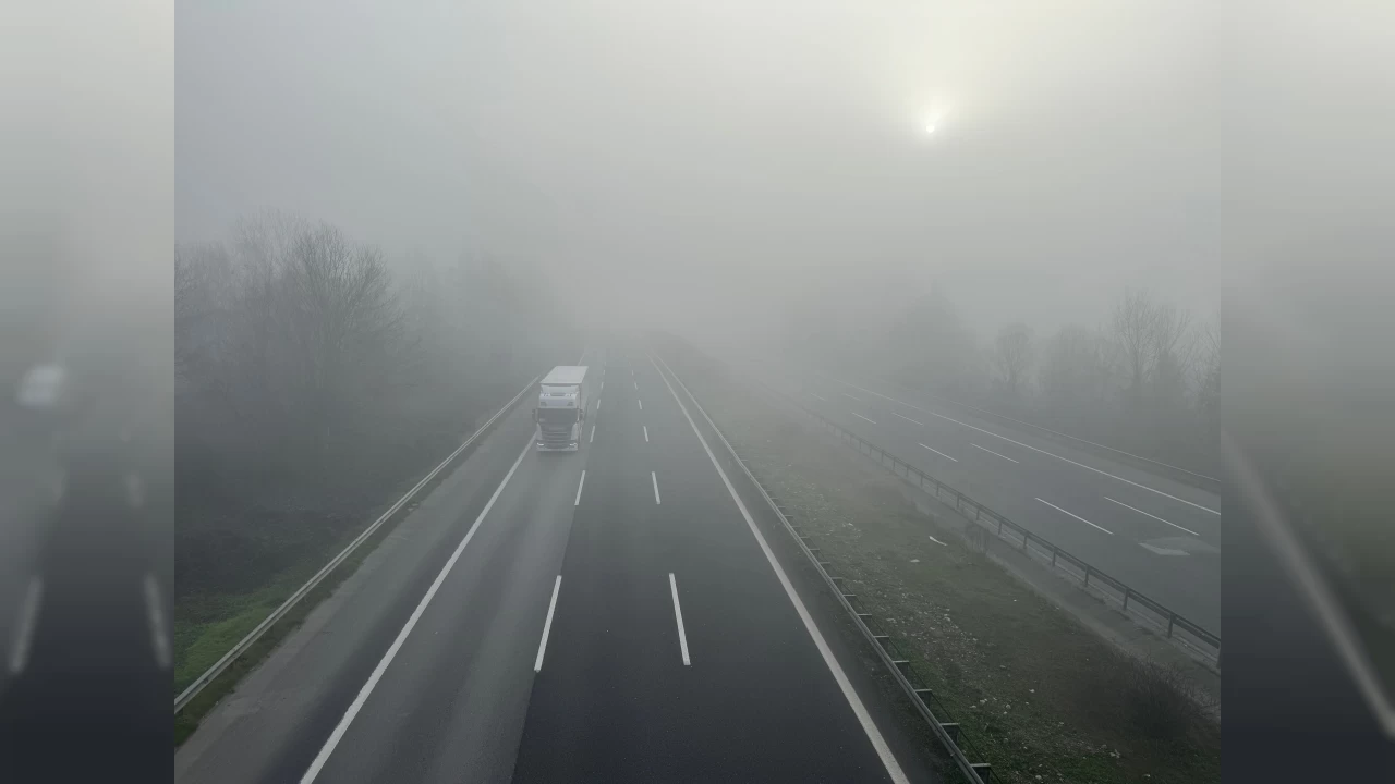 Anadolu Otoyolu'nun Dzce geiinde sis gr mesafesini drd