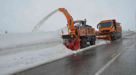 Antalya-Konya karayolunda kar kalınlığı 2 metre