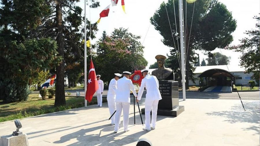 Astsubaylar ant içti