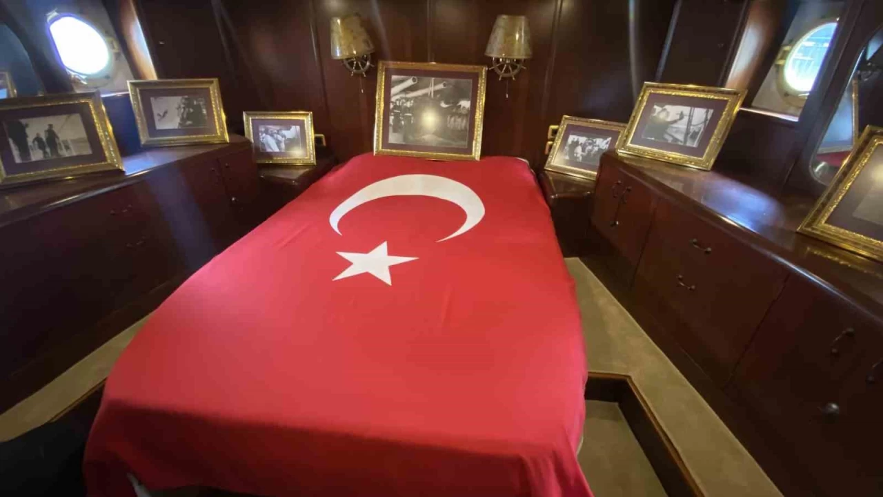 Atatrk'n gezi teknesi, anakkale Deniz Mzesinde