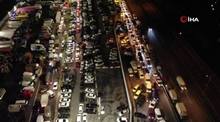 Bayrampaşa’da sebze-meyve kuyruğu