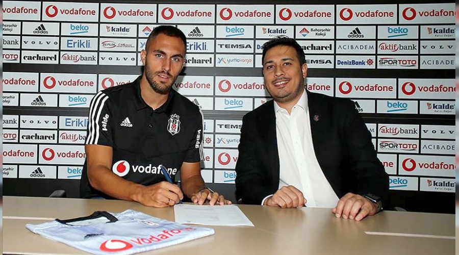 Beşiktaş'a 3 yıllık imza attı