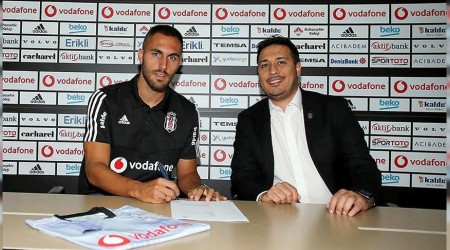 Beşiktaş'a 3 yıllık imza attı
