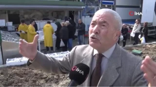 Beylikdüzü'nde Balıkçı Kenan 3 tır hamsiyi ücretsiz dağıttı