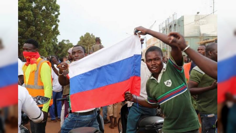 Burkina Faso'da Fransa kart gsteri 