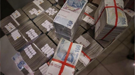 Bütçe Nisan'da 132.5 milyar lira açık verdi