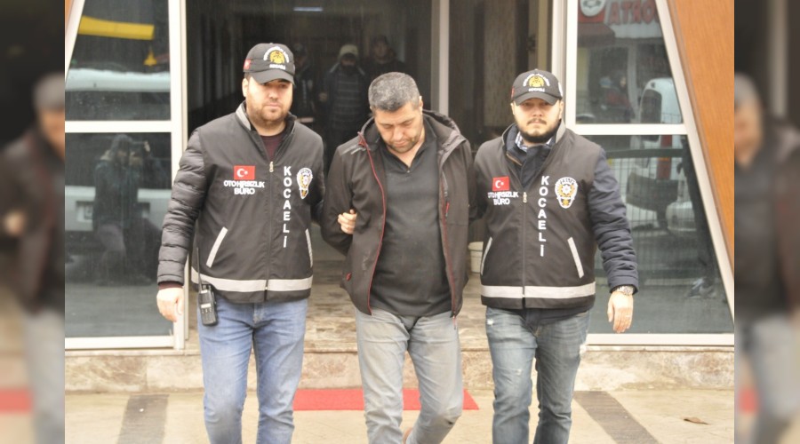 Çaldıkları kamyonu satarken yakalandılar