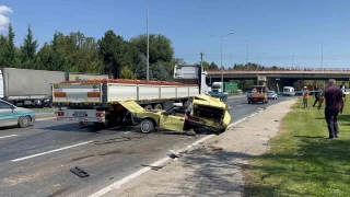 Eskişehir'deki kazada araç ikiye bölündü: 1 ölü, 3 yaralı