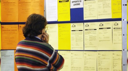 İtalya'da gençler kapitalizm mengenesinde