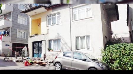 Kocaeli'de balkon kt: 1 yaral