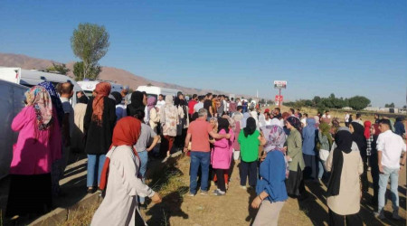 Kontrolden çıkan minibüs yan yattı: 13 yaralı