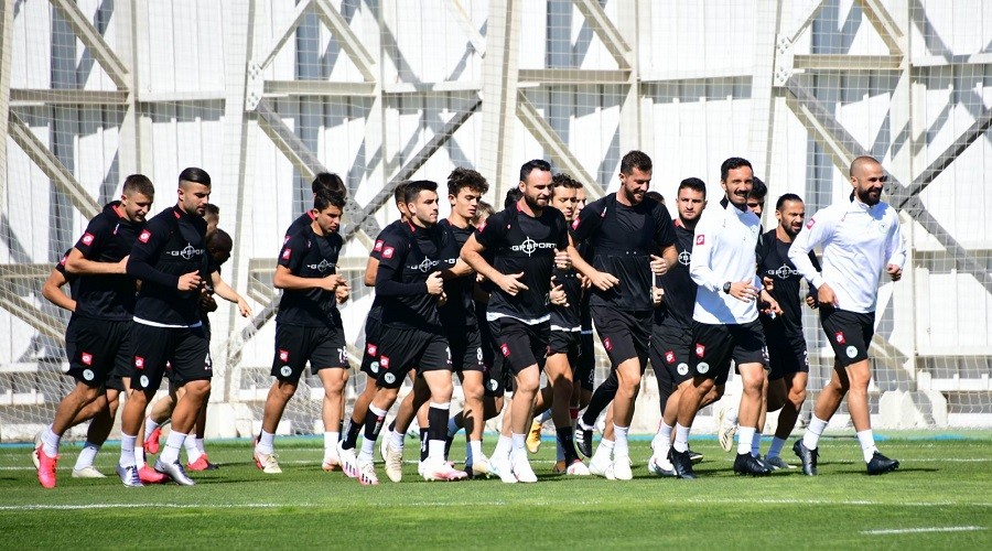 Konyaspor milli maç arasına mutlu girmek istiyor