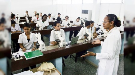 Kübalı doktorlar ABD takibinde