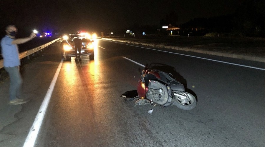 Motosiklet kavşağa ters yönden girince...