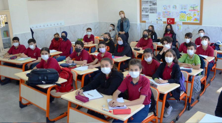 Mukaddes öğretmenden 'Cebimde Matematik' projesi