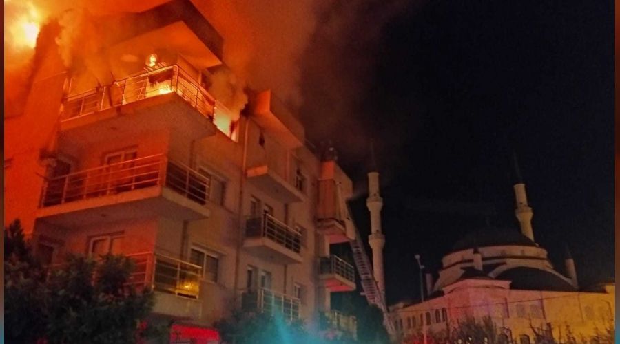 Öfkeli koca binayı ateşe verdi