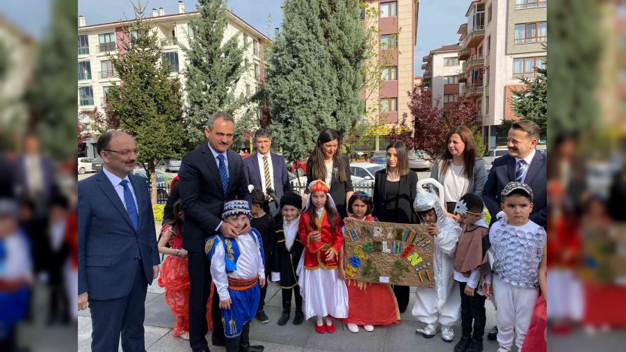 Okullarda maske zorunluluğu kaldırıldı