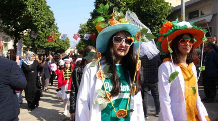 Portakal Çiçeği Karnaval coşkusu Kozan'ı da sardı